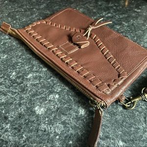 👜 LUCKY BRAND CHIMAYO LEATHER WRISTLET